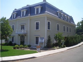 50 Old Field Point Rd, Greenwich, CT for rent Primary Photo- Image 1 of 6