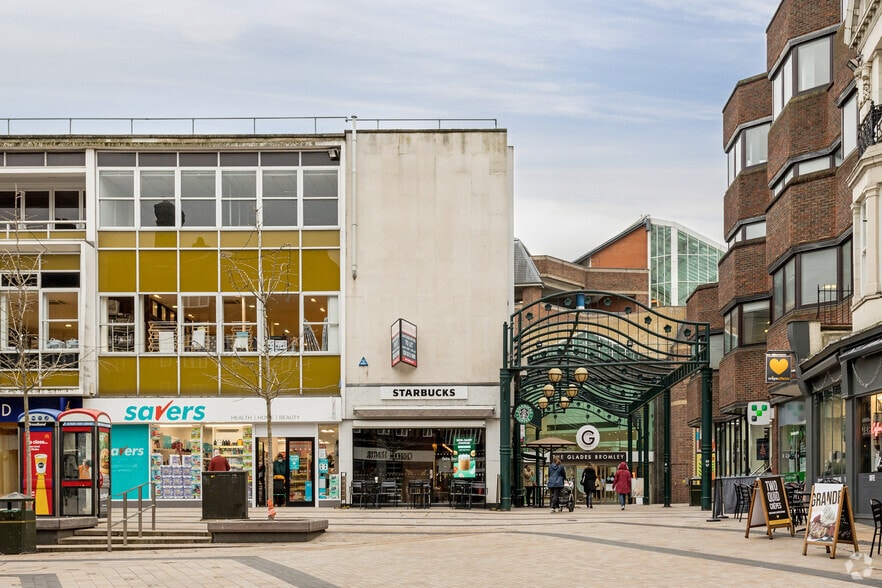 20-25 Market Sq, Bromley to rent - Building Photo - Image 3 of 4
