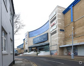 Barker Rd, Maidstone to rent Primary Photo- Image 1 of 8