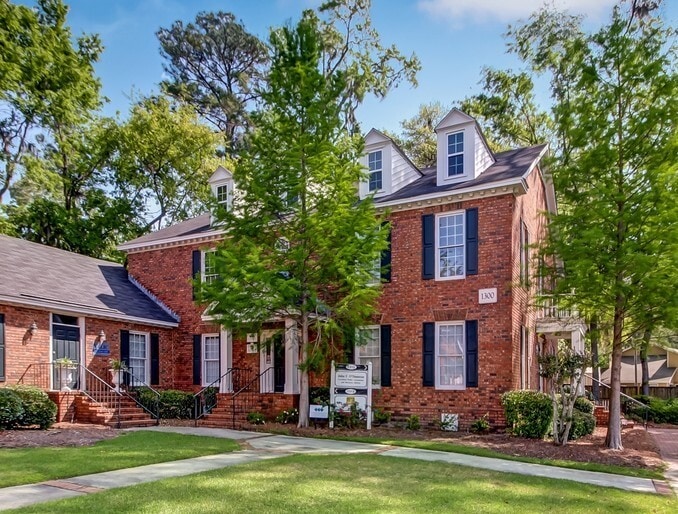 340 Eisenhower Dr, Savannah 31406 UK