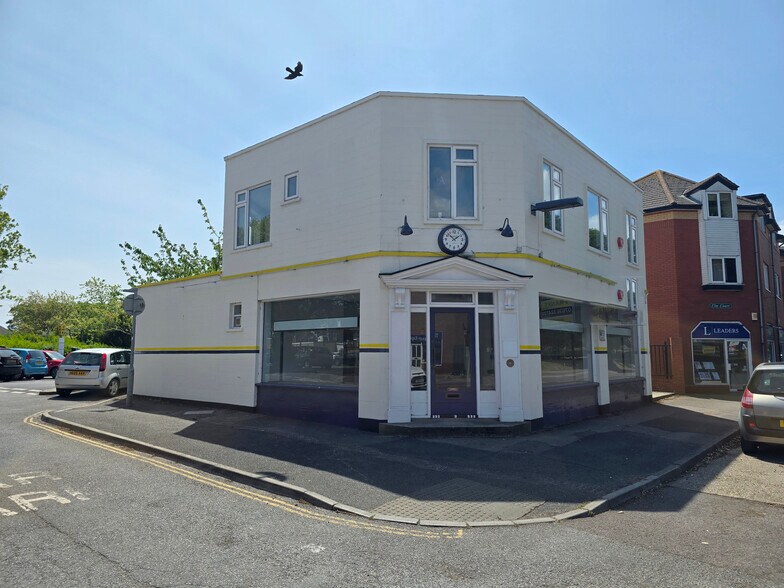 23-25 Old Milton Rd, New Milton to rent - Building Photo - Image 1 of 7