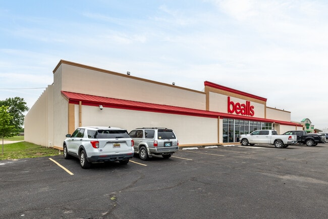 More details for 1000 W Gentry Ave, Checotah, OK - Retail for Auction
