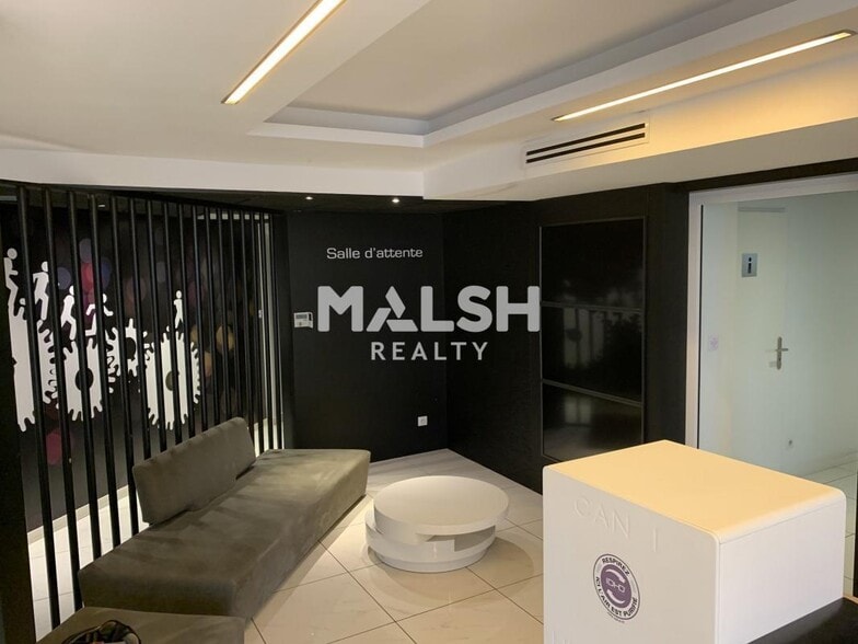 Office in Rillieux-la-Pape to rent - Interior Photo - Image 3 of 22