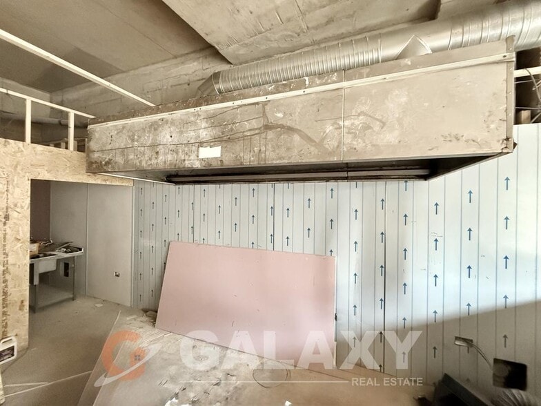 33 High St, Southall to rent - Building Photo - Image 3 of 6