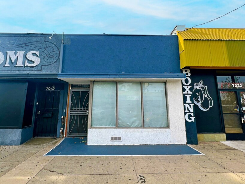 7017-7021 Reseda Blvd, Reseda, CA to rent Building Photo- Image 1 of 21