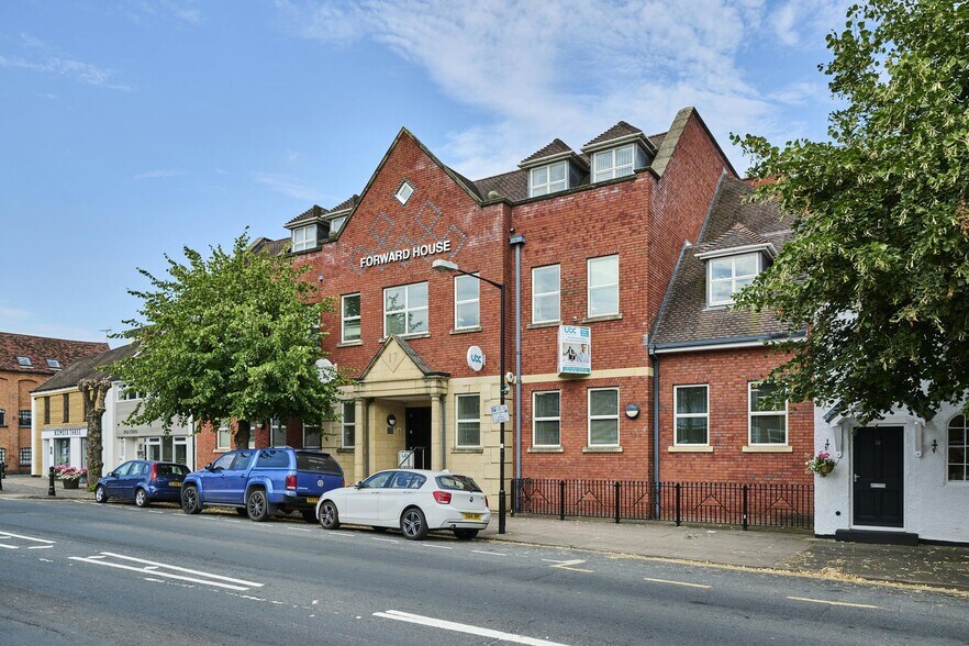 17 High St, Henley-In-Arden to rent - Building Photo - Image 1 of 21
