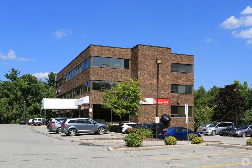 231 Bayview Dr, Barrie, ON for rent - Building Photo - Image 3 of 5