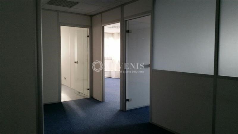2 Rue De Marly, Le Chesnay-Rocquencourt to rent - Interior Photo - Image 2 of 5