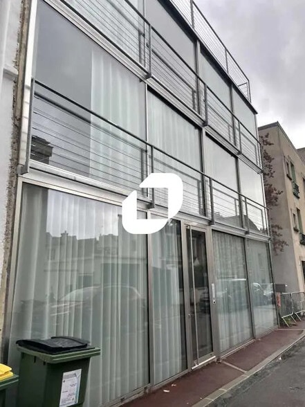 Office in Malakoff to rent - Building Photo - Image 1 of 14