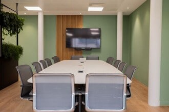 108 Cannon St, London to rent Interior Photo- Image 1 of 4