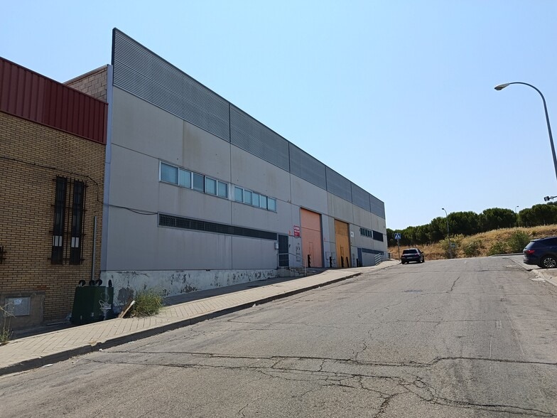 Industrial in Fuenlabrada, Madrid for sale - Building Photo - Image 2 of 5