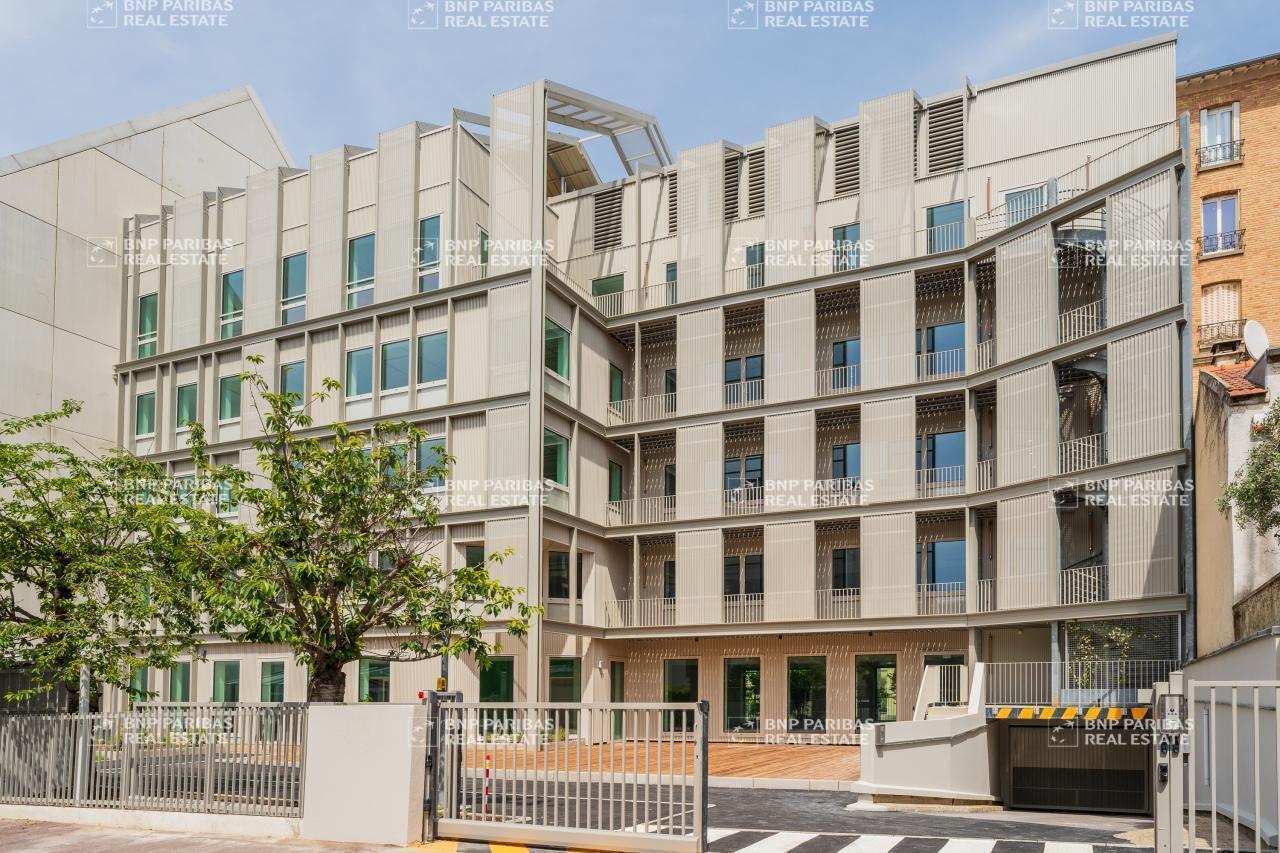 18 Rue Horace Vernet, Issy-les-Moulineaux to rent Building Photo- Image 1 of 17