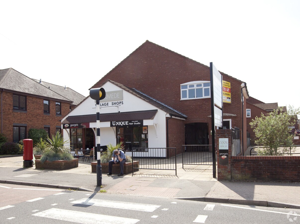 57 Oakmede Pl, Bracknell, RG42 4JF Retail for Lease UK