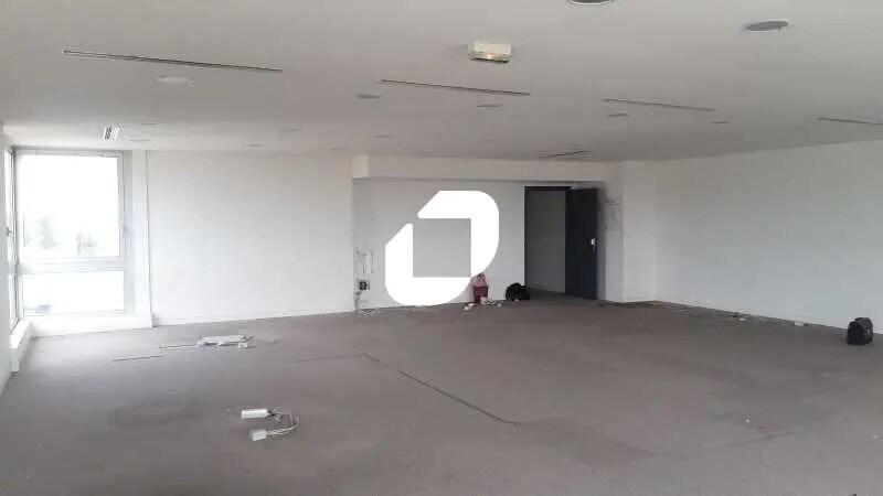 Office in Garges-lès-Gonesse to rent - Interior Photo - Image 3 of 38