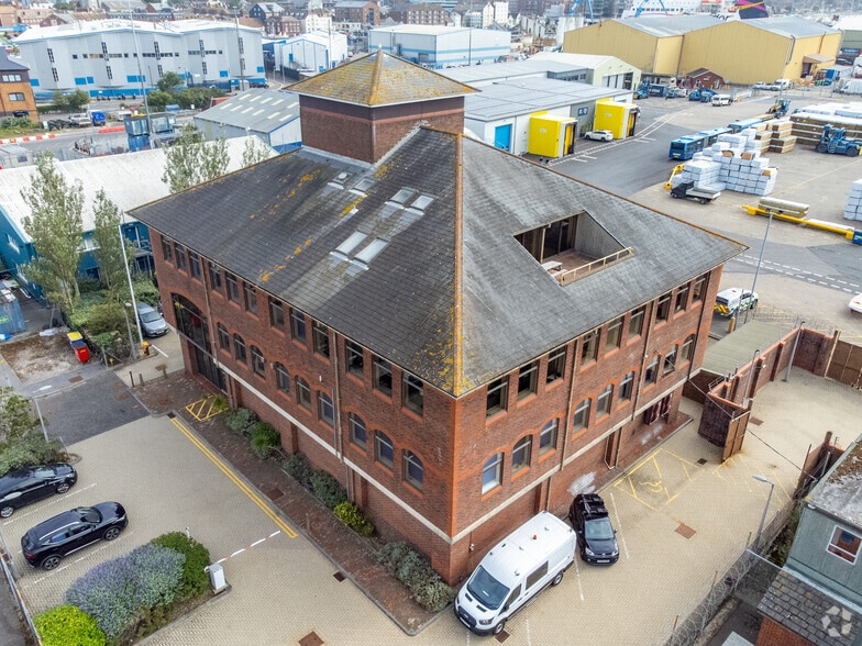 New Harbour Rd S, Poole to rent - Aerial - Image 3 of 4