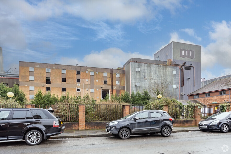 Portfolio of 3 properties for sale on LoopNet.co.uk - Primary Photo - Image 1 of 2