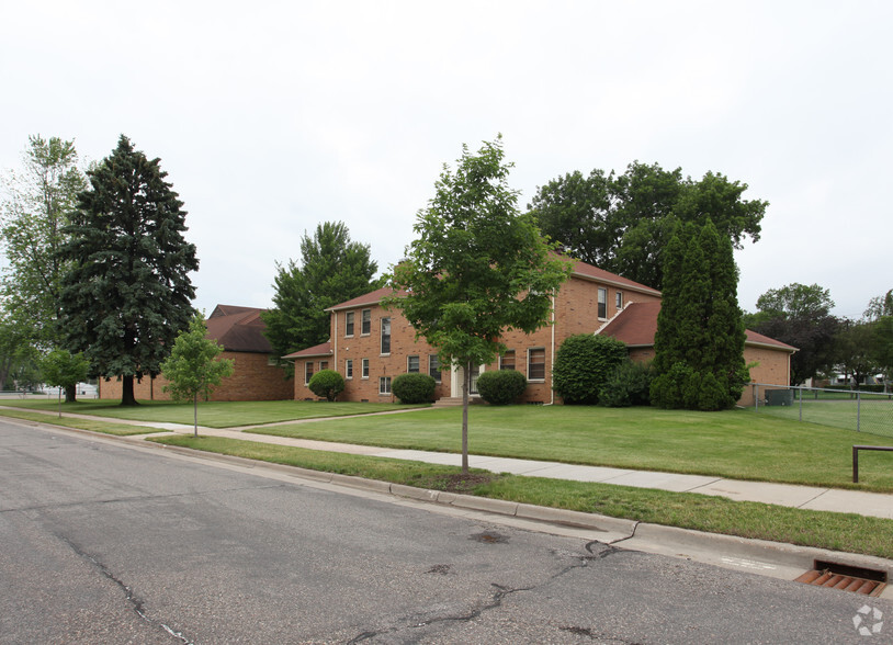 5140 Fremont Ave N, Brooklyn Center, MN for sale - Building Photo - Image 3 of 4