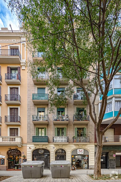 Carrer de Rocafort, 139, Barcelona, Barcelona to rent - Primary Photo - Image 1 of 1