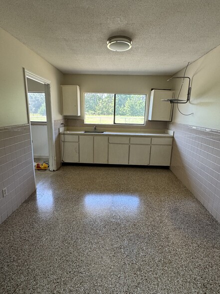 4265 US Highway 17 N, Brunswick, GA for rent - Building Photo - Image 3 of 10