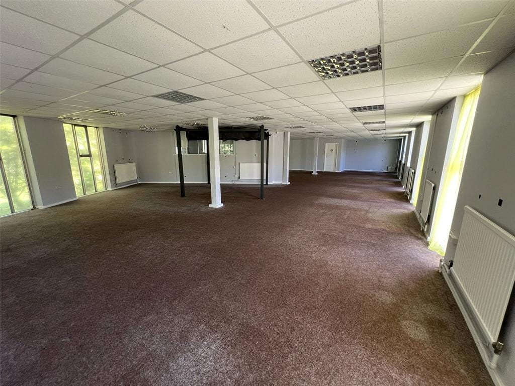 Arterial Rd, Leigh On Sea to rent Building Photo- Image 1 of 10