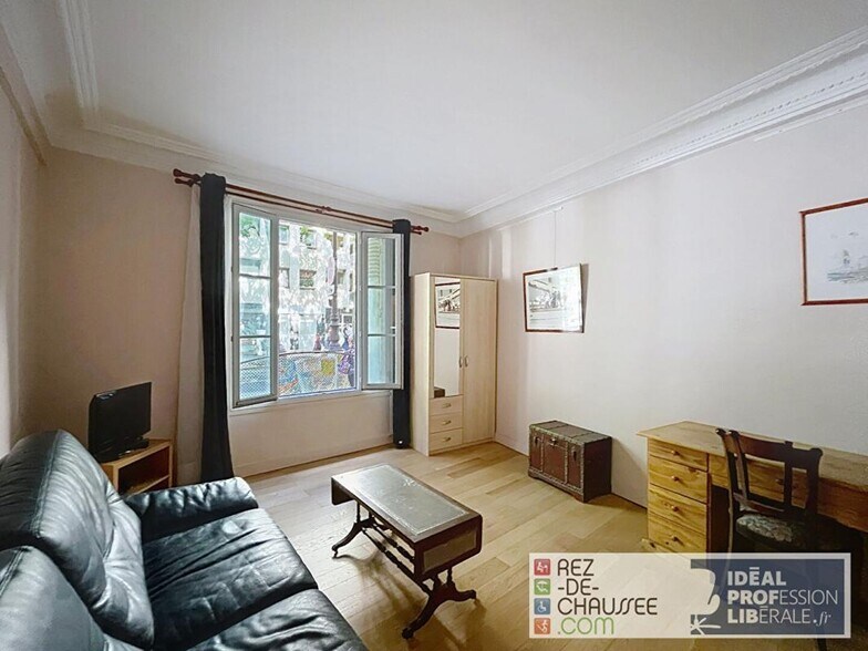 Office in Paris for sale - Building Photo - Image 2 of 5
