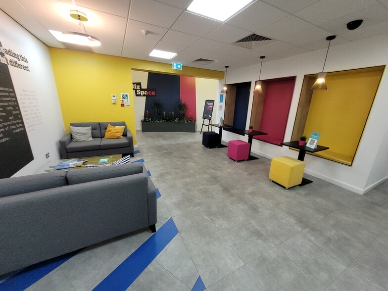 Stockport Rd, Cheadle to rent - Interior Photo - Image 2 of 101