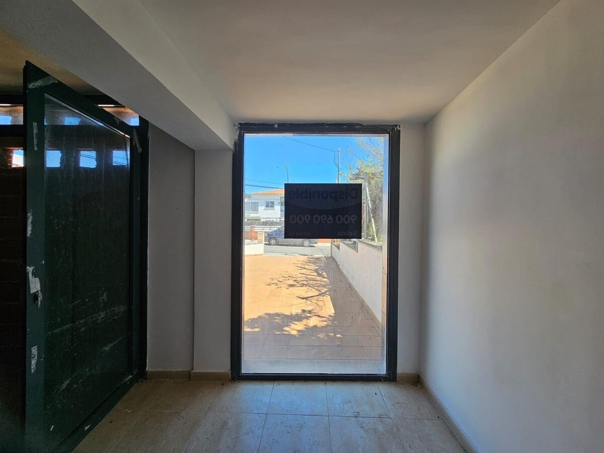 Calafell, TAR 43882 - - - Interior Photo - Image 2 of 14