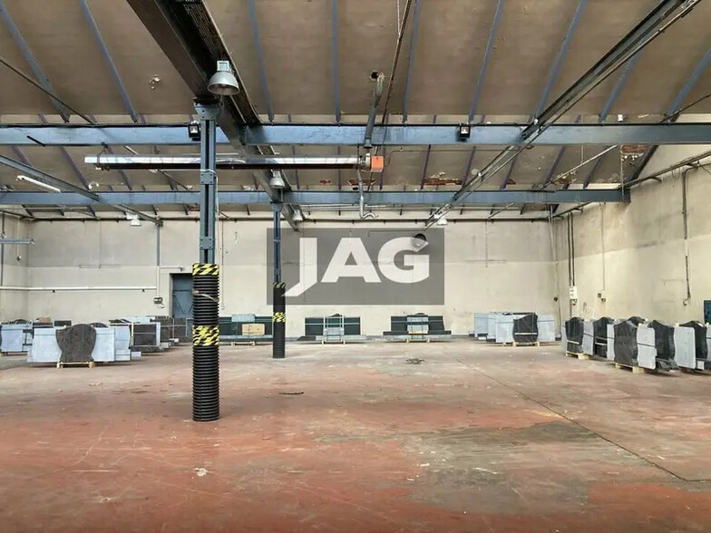 Light Industrial in Vénissieux for sale - Interior Photo - Image 3 of 10