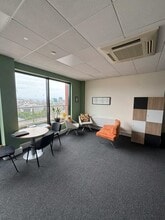 9 James St S, Belfast to rent Interior Photo- Image 2 of 5