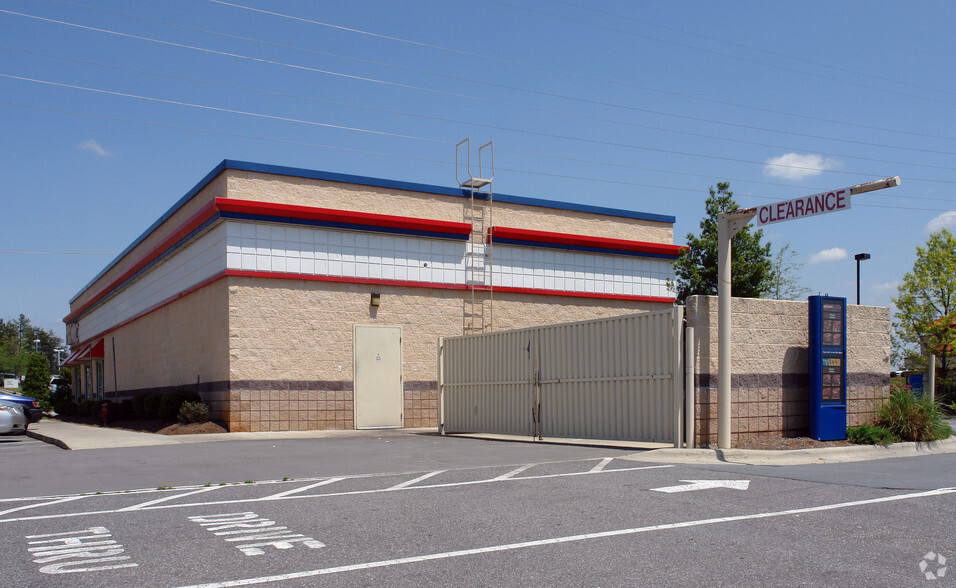 1766 Catawba Valley Blvd, Hickory, NC for rent - Building Photo - Image 2 of 12