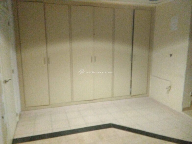 Retail in Cáceres, Cáceres to rent - Building Photo - Image 3 of 8