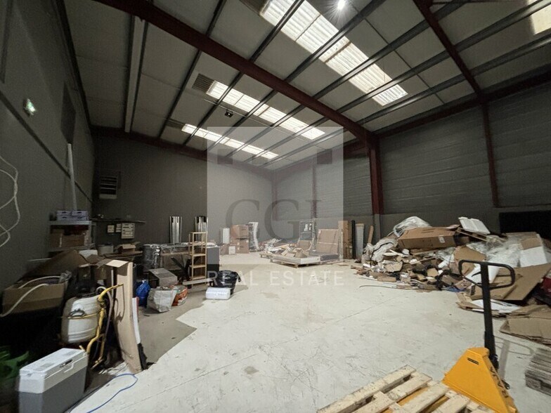 Light Industrial in Villeurbanne for sale - Building Photo - Image 2 of 12