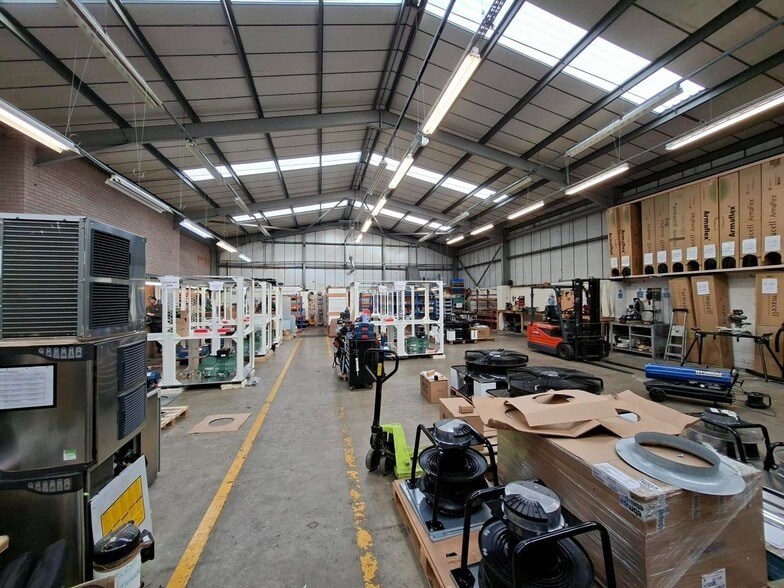 Carrwood Rd, Chesterfield for sale - Interior Photo - Image 3 of 6