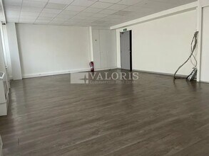 Office in Lyon to rent Interior Photo- Image 2 of 3