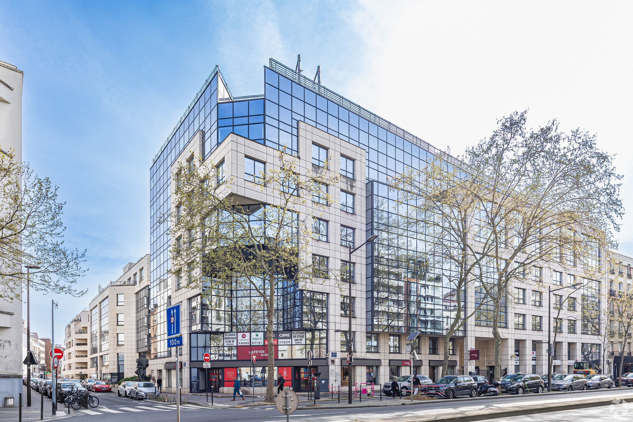 Office in Boulogne-Billancourt for sale Primary Photo- Image 1 of 8