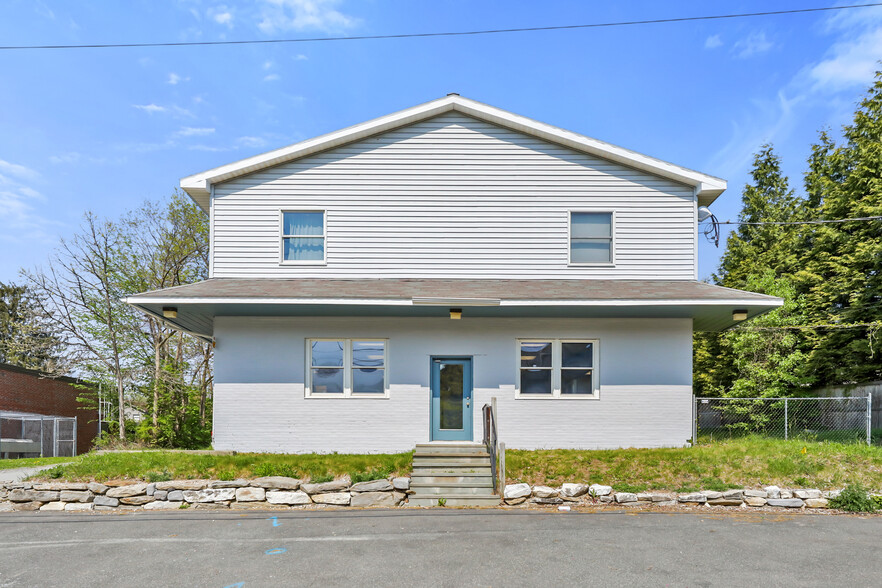 11 School St, Great Barrington, MA for sale - Building Photo - Image 1 of 1