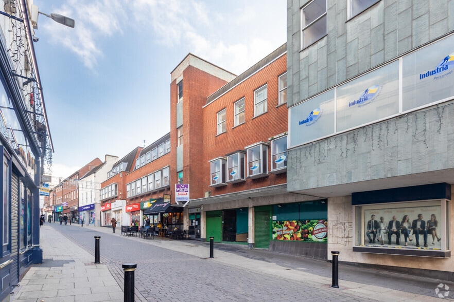 1-9D Castle Street & 8 Market Street portfolio of 4 properties for sale on LoopNet.co.uk - Primary Photo - Image 2 of 2