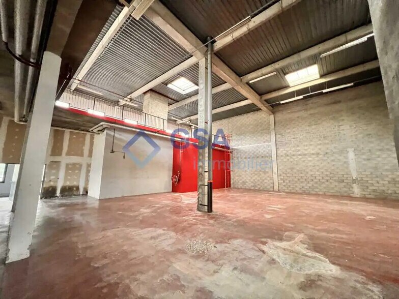 Light Industrial in Lisses to rent - Interior Photo - Image 2 of 7