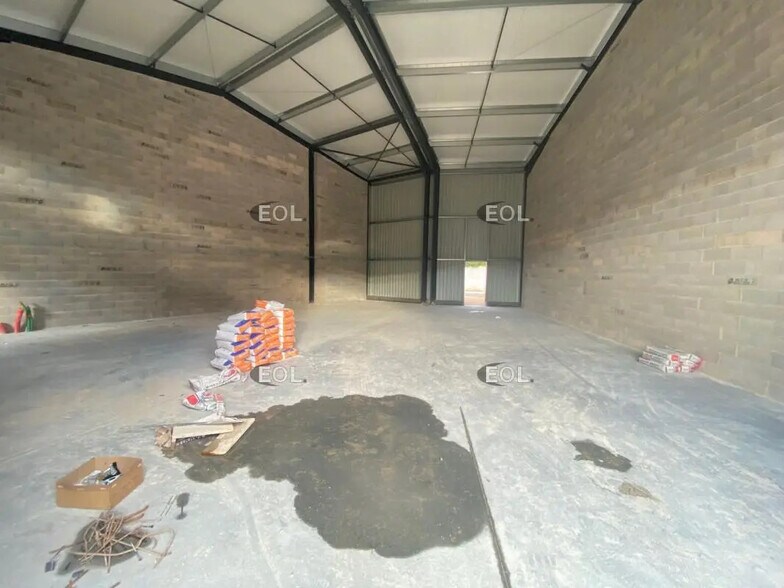 Light Industrial in Peypin for sale - Interior Photo - Image 2 of 2