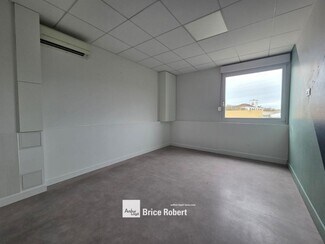 More details for 28 Rue De La République, Décines-Charpieu - Office to Rent