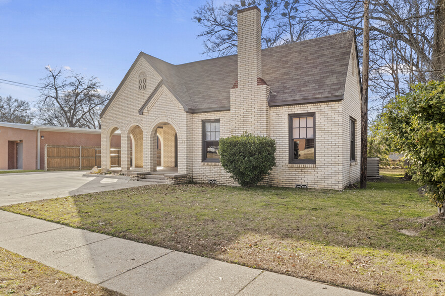 617 N Van Buren Ave, Mount Pleasant, TX for sale - Building Photo - Image 3 of 23