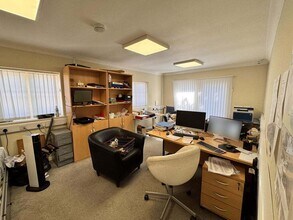 The Cross, Blandford Forum to rent Interior Photo- Image 1 of 1