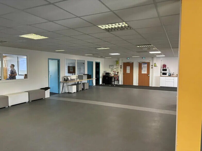 Office in Marseille for sale - Interior Photo - Image 2 of 5