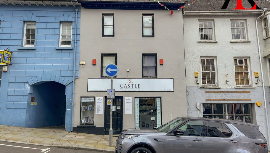 42 High St, Haverfordwest to rent Primary Photo- Image 1 of 2