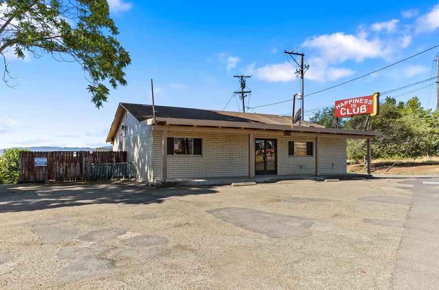 311 Lake Mendocino Dr, Ukiah, CA for sale - Building Photo - Image 1 of 1