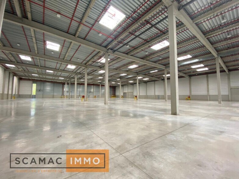 Industrial in Moissy Cramayel to rent - Building Photo - Image 3 of 11