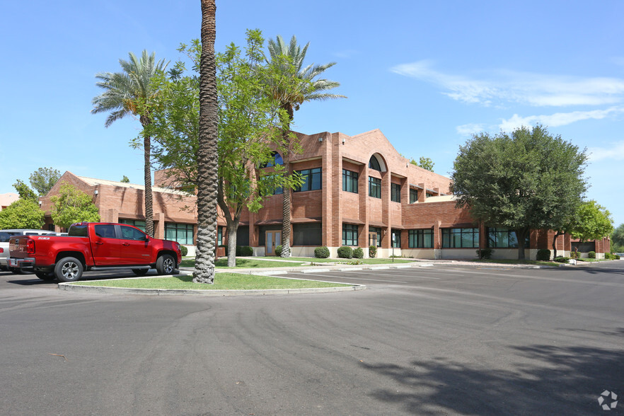 1600 W Chandler Blvd, Chandler, AZ for rent - Building Photo - Image 1 of 4