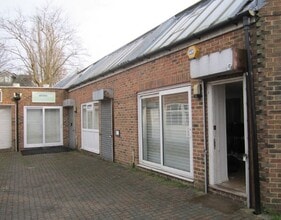 60 High St, Kingston Upon Thames to rent Building Photo- Image 2 of 2