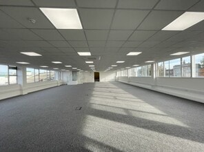 London Rd, Morden to rent Interior Photo- Image 2 of 5