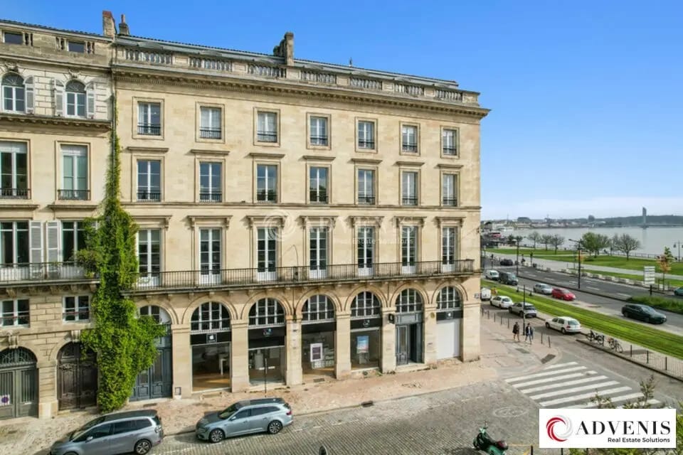 Office in Bordeaux to rent Building Photo- Image 1 of 13